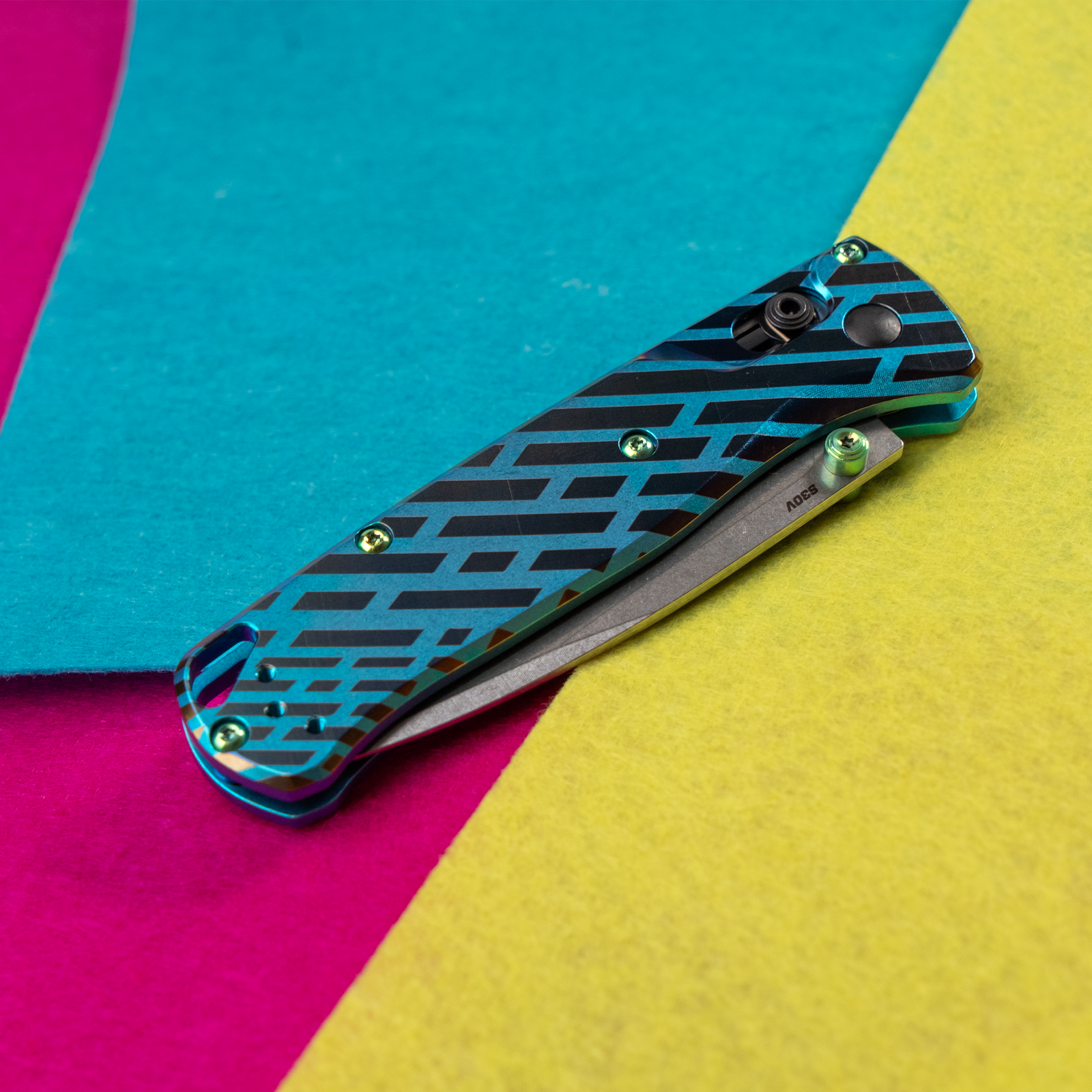 Flat titanium bugout scales with green hardware and new flavor of the moth